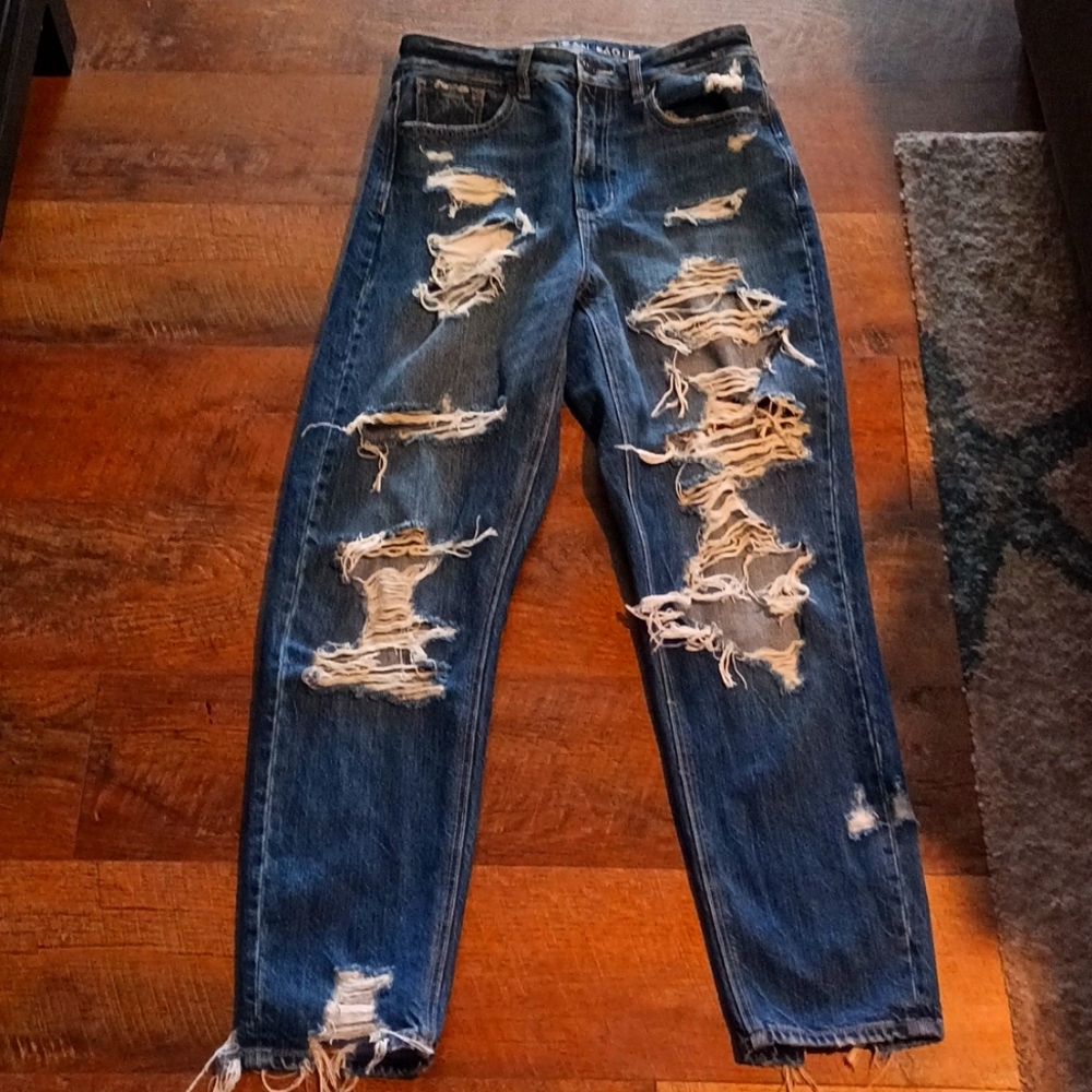 American Eagle Distressed Jeans ❤️❤️❤️